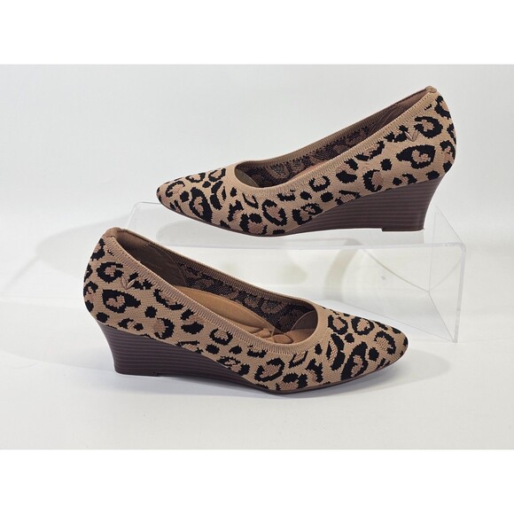 VIVIA Women's 40 / 9 Almond-Toe Tamia Wedge Pro Cheetah Knit Shoes Heels NEW - Picture 3 of 6